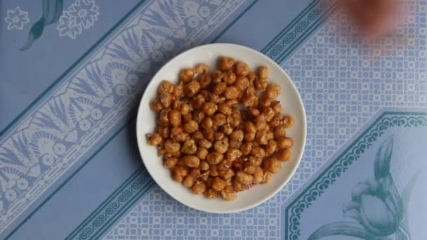 Kızarmış Mısır yemek — Stok video