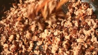 Pirinç unu ve etten oluşmuş kek yapmak 