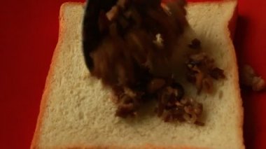 Pirinç unu ve etten oluşmuş kek yapmak 