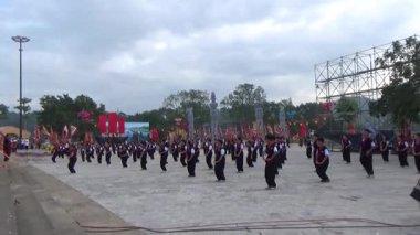 Vietnam 'daki festivallerde geleneksel dövüş sanatları gösterisi