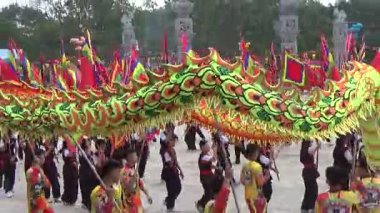 Vietnam 'daki festivallerde geleneksel dövüş sanatları gösterisi