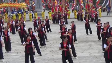 Vietnam 'daki festivallerde geleneksel dövüş sanatları gösterisi