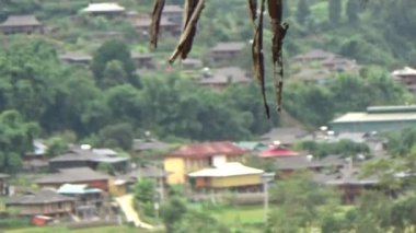 Vietnam dağlarındaki köy.