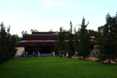 16 Eylül 2025. Hue, Vietnam.Hue Kalesi, Vietnam 'ın son feodal hanedanı. Hue kalesini ziyaret eden turistler