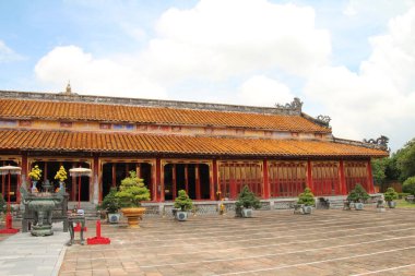 16 Eylül 2025. Hue, Vietnam.Hue Kalesi, Vietnam 'ın son feodal hanedanı. Hue kalesini ziyaret eden turistler