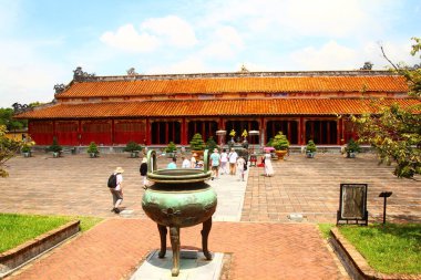 16 Eylül 2025. Hue, Vietnam.Hue Kalesi, Vietnam 'ın son feodal hanedanı. Hue kalesini ziyaret eden turistler