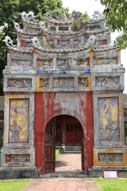 16 Eylül 2025. Hue, Vietnam.Hue Kalesi, Vietnam 'ın son feodal hanedanı. Hue kalesini ziyaret eden turistler