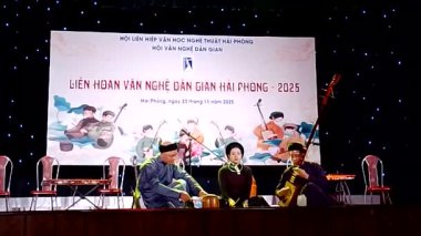 1 Ocak 2026. Hong Bang, Hai Phong, Vietnam. Asyalı sanatçılar halk sanatı icra ediyorlar.