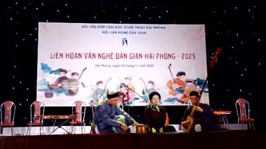 1 Ocak 2026. Hong Bang, Hai Phong, Vietnam. Asyalı sanatçılar halk sanatı icra ediyorlar.