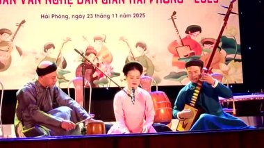 1 Ocak 2026. Hong Bang, Hai Phong, Vietnam. Asyalı sanatçılar halk sanatı icra ediyorlar.