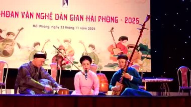 1 Ocak 2026. Hong Bang, Hai Phong, Vietnam. Asyalı sanatçılar halk sanatı icra ediyorlar.