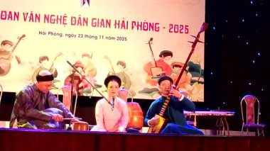 1 Ocak 2026. Hong Bang, Hai Phong, Vietnam. Asyalı sanatçılar halk sanatı icra ediyorlar.