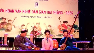 1 Ocak 2026. Hong Bang, Hai Phong, Vietnam. Asyalı sanatçılar halk sanatı icra ediyorlar.