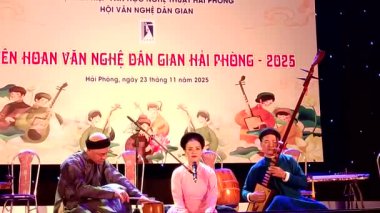 1 Ocak 2026. Hong Bang, Hai Phong, Vietnam. Asyalı sanatçılar halk sanatı icra ediyorlar.