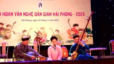 1 Ocak 2026. Hong Bang, Hai Phong, Vietnam. Asyalı sanatçılar halk sanatı icra ediyorlar.