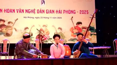 1 Ocak 2026. Hong Bang, Hai Phong, Vietnam. Asyalı sanatçılar halk sanatı icra ediyorlar.