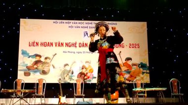 1 Ocak 2026. Hong Bang, Hai Phong, Vietnam. Asyalı sanatçılar halk sanatı icra ediyorlar.