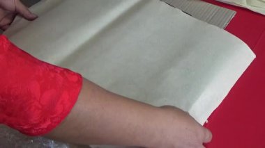 Asyalı sanatçılar geleneksel tablolar bastırdı