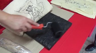 Asyalı sanatçılar geleneksel tablolar bastırdı