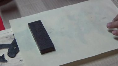 Asyalı sanatçılar geleneksel tablolar bastırdı