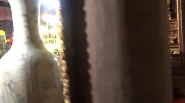 1 Ocak 2026. Hong Bang, Hai Phong, Vietnam. Asya 'da bir tapınağa katılan insanlar. Asya 'da geleneksel bir tapınak sahnesi