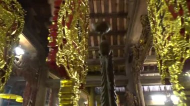 1 Ocak 2026. Hong Bang, Hai Phong, Vietnam. Asya 'da bir tapınağa katılan insanlar. Asya 'da geleneksel bir tapınak sahnesi