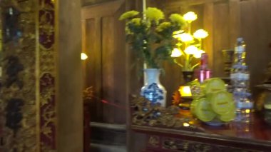 1 Ocak 2026. Hong Bang, Hai Phong, Vietnam. Asya 'da bir tapınağa katılan insanlar. Asya 'da geleneksel bir tapınak sahnesi