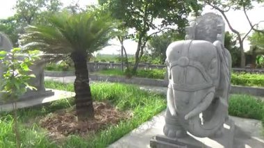 1 Ocak 2026. Hong Bang, Hai Phong, Vietnam. Asya 'da bir tapınağa katılan insanlar. Asya 'da geleneksel bir tapınak sahnesi