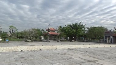 1 Ocak 2026. Hong Bang, Hai Phong, Vietnam. Asya 'da bir tapınağa katılan insanlar. Asya 'da geleneksel bir tapınak sahnesi