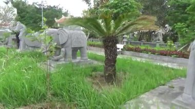 1 Ocak 2026. Hong Bang, Hai Phong, Vietnam. Asya 'da bir tapınağa katılan insanlar. Asya 'da geleneksel bir tapınak sahnesi