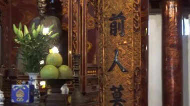 1 Ocak 2026. Hong Bang, Hai Phong, Vietnam. Asya 'da bir tapınağa katılan insanlar. Asya 'da geleneksel bir tapınak sahnesi