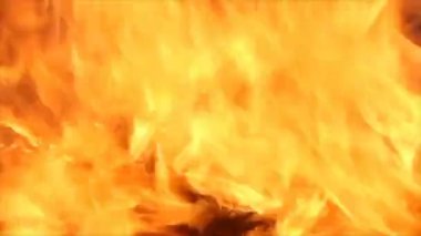 Yanan ateşi ve duman
