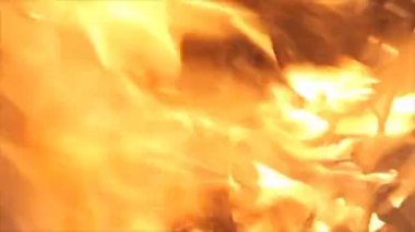 Yanan ateşi ve duman