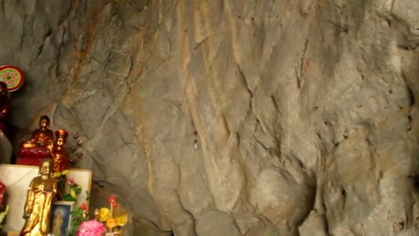 Pagoda в печері — стокове відео
