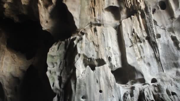 Pagode in der Höhle — Stockvideo