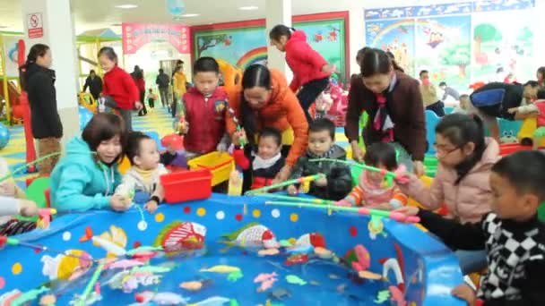 Children in play area — Stock Video