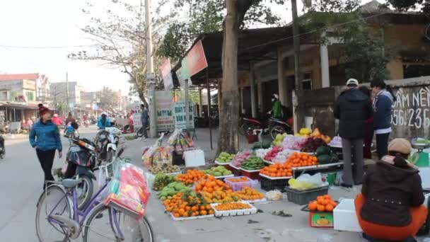 Kırsal pazarında Asya Peole — Stok video
