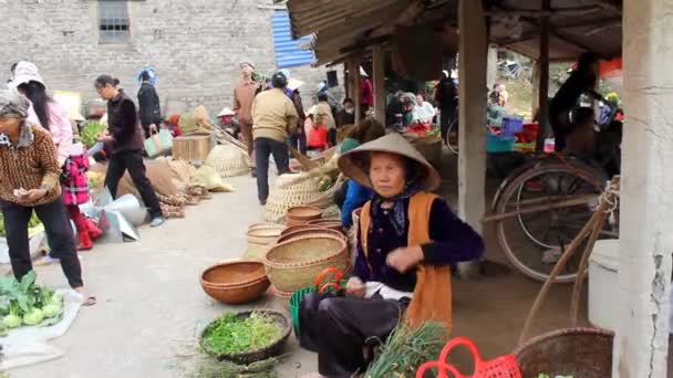 Peole asiatico nel mercato rurale — Video Stock