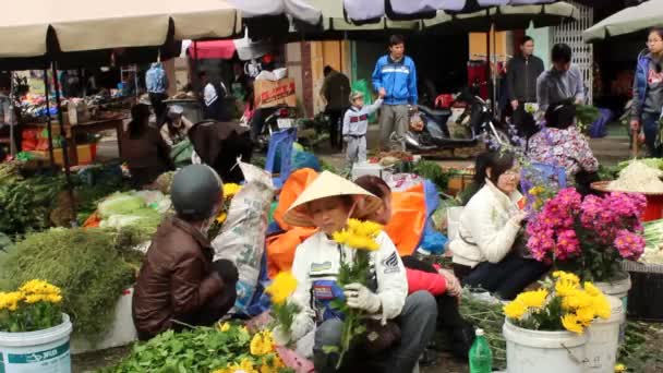 Peole asiático en el mercado rural — Vídeo de stock