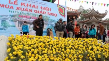 tapınağın gelen turist