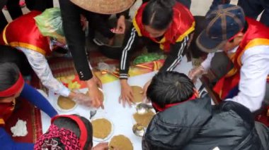 fasulye pasta yapmak için insanlar sınavı