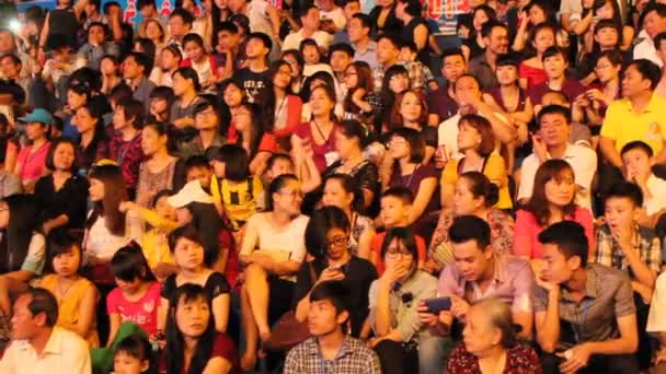 Personas no identificadas participan en el Carnaval — Vídeos de Stock