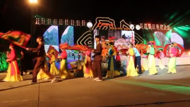 Oidentifierade personer deltar i Carnaval — Stockvideo