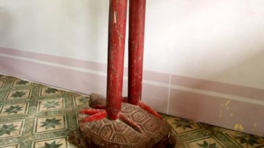 tapınakta ahşap vinç