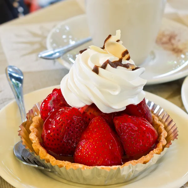 Tarte aux fraises fraîches — Photo