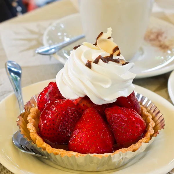 Frische Erdbeertorte — Stockfoto