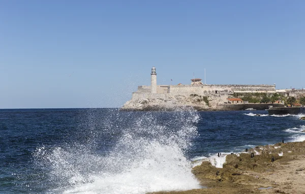 Ondas atingindo o Malecon em Havana — Fotografia de Stock