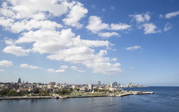 Havana Körfezi üzerinden bulutlar