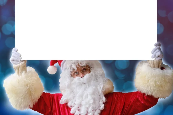 Papai Noel Com Uma Barba Segura Bandeira Branca Mok Tecido — Fotografia de Stock