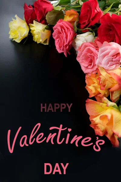Piękny Bukiet Róż Romantyczne Tło Dla Projektanta Pocztówka Zaproszenie Wszystkiego — Zdjęcie stockowe